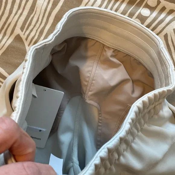 Lululemon Softstream high-rise shorts 4” and lululemon snap bag