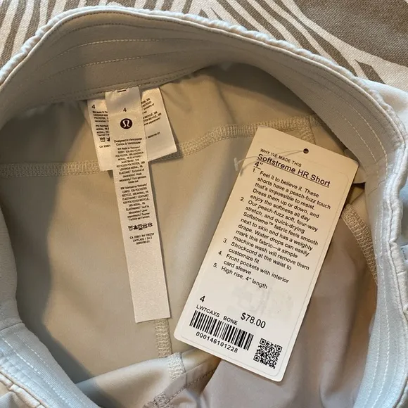 Lululemon Softstream high-rise shorts 4” and lululemon snap bag
