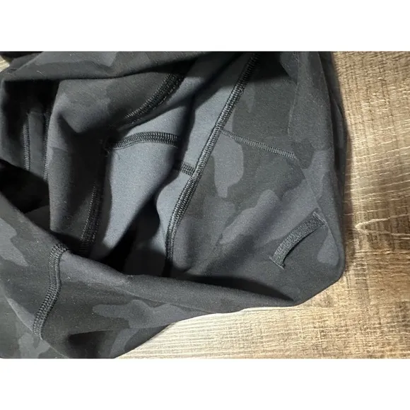 Lululemon Soul Cycle Collab Gray Camo Bike Shorts Size 6