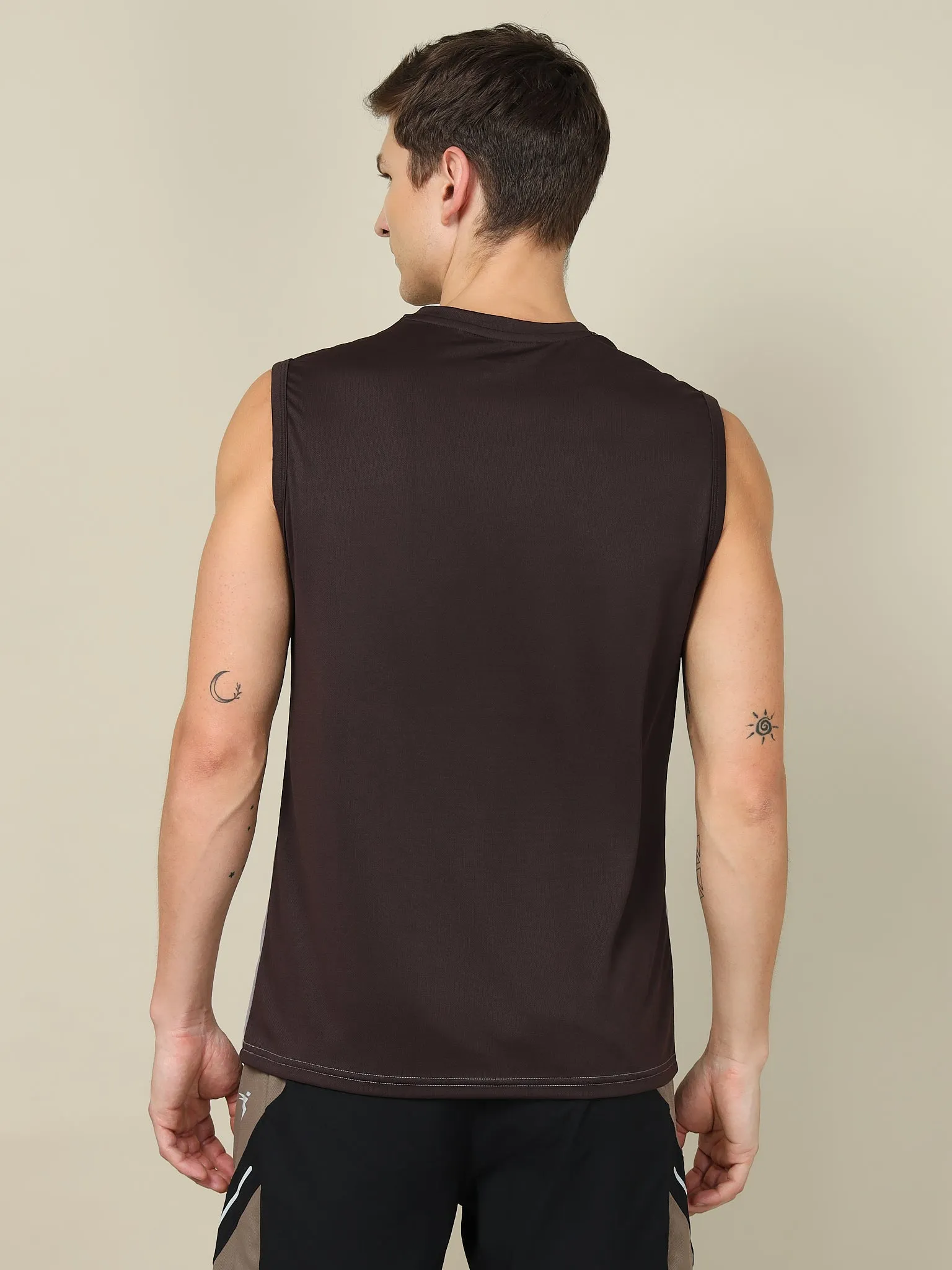 Men Solid Slim Fit V Neck Sleeveless T-shirt with TECHNO COOL  