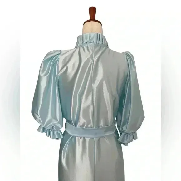 Miss Elaine Vintage 70s 80s Blue Satin Puff Sleeve Robe Size Small