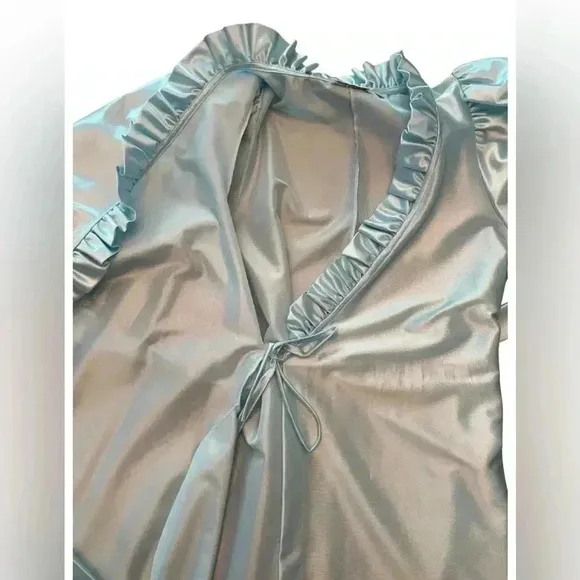Miss Elaine Vintage 70s 80s Blue Satin Puff Sleeve Robe Size Small