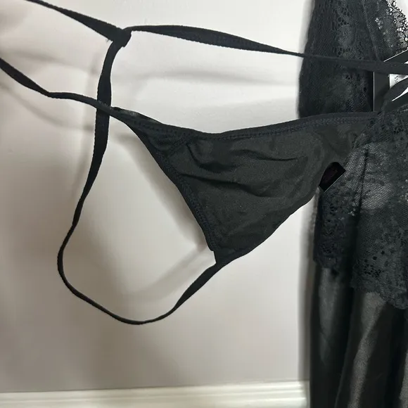 New Frederick’s Of Hollywood Elegant Black Lace Sleepwear Sexy lingerie Sz XL