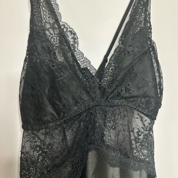 New Frederick’s Of Hollywood Elegant Black Lace Sleepwear Sexy lingerie Sz XL