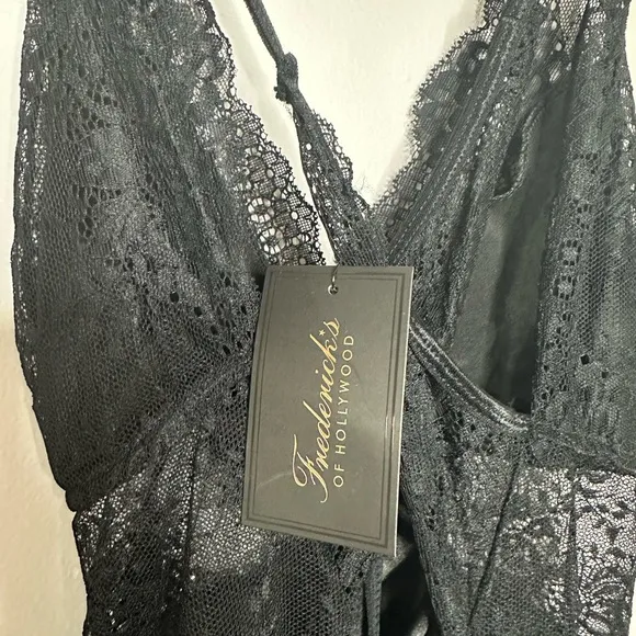 New Frederick’s Of Hollywood Elegant Black Lace Sleepwear Sexy lingerie Sz XL