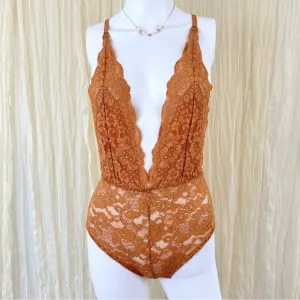 New Free People We Are HAH Revolve Comin’ In‎ HAHt Lace Body Suit Brown Sugar XS