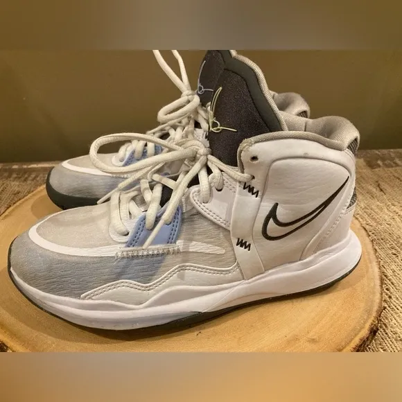 Nike Kyrie Infinity (GS) Basketball White Light Marine DD0334-102 Youth Sz 4Y GC