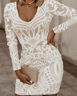 Niobe® | Figure-Hugging Hip Dress With V-Neck