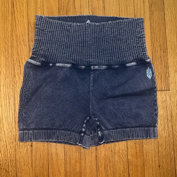 💙NWOT FREE PEOPLE GOOD KARMA RUNNING  SHORTS
