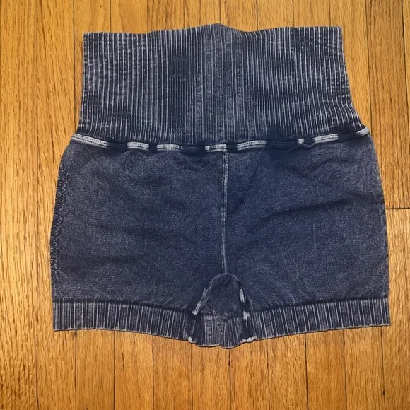 💙NWOT FREE PEOPLE GOOD KARMA RUNNING  SHORTS