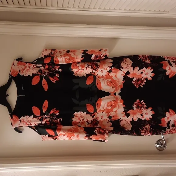 NWOT, JAX Black Label Cold Shoulder Floral Bodycon Dress