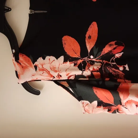 NWOT, JAX Black Label Cold Shoulder Floral Bodycon Dress