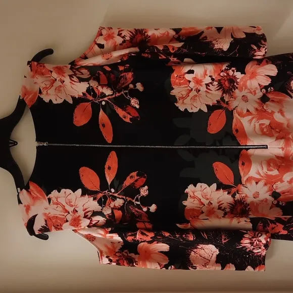 NWOT, JAX Black Label Cold Shoulder Floral Bodycon Dress