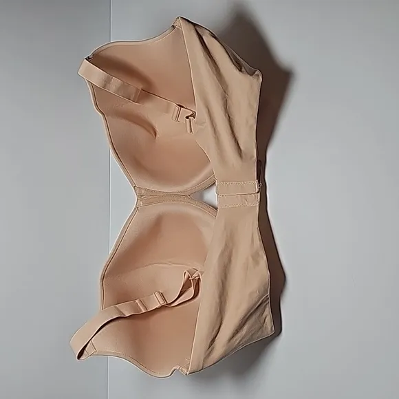 NWOT Skims Fits Everybody T-Shirt Demi Bra Intimates Lined Nude Clay 42DDD