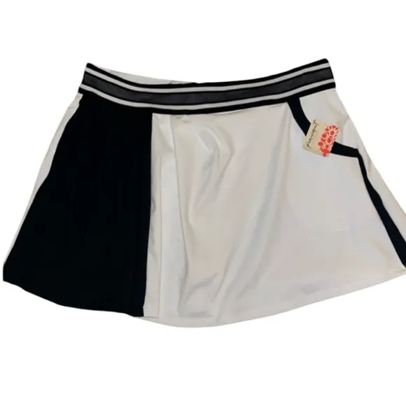 NWT FP Movement By Free People Women’s Round Robin Skort Size L in Black/White