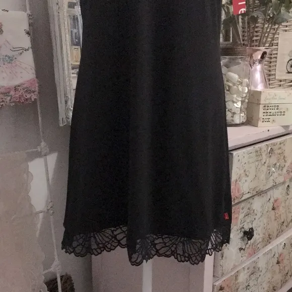 NWT Josie by Natori Elegant Black Lace Trim Chemise Size Medium