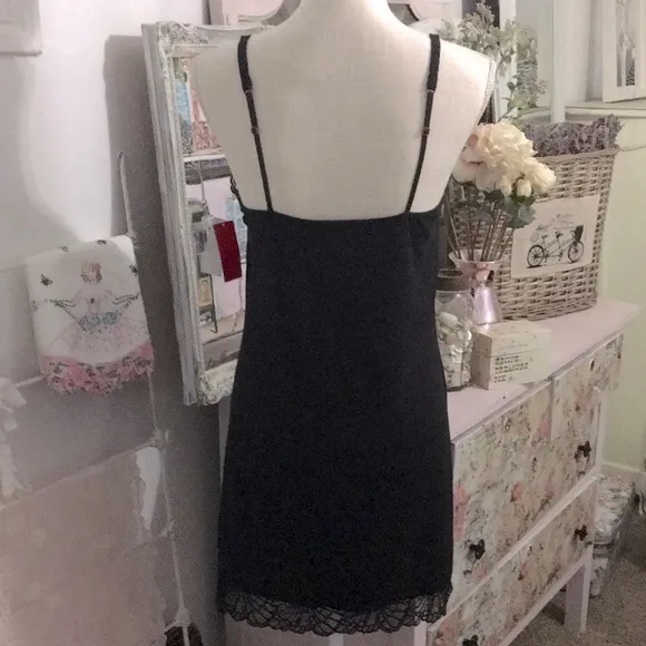NWT Josie by Natori Elegant Black Lace Trim Chemise Size Medium