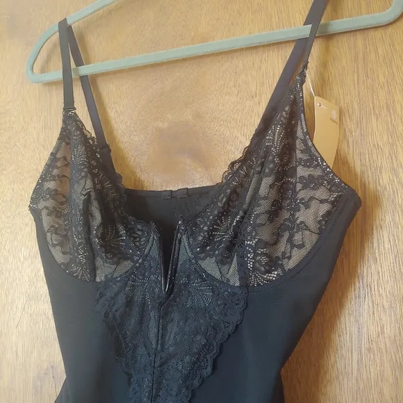 NWT Popilush Black Floral Lace Deep V Shapewear Thong Tummy Control Bodysuit