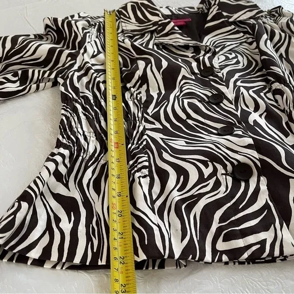 NWT Sunny Leigh Spring Awakening Zebra Cropped Blazer Jacket 3/4 Sleeve