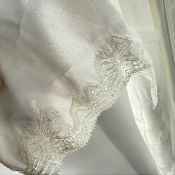 Oscar de la Renta Pink Label Tying the Knot White Lace Accent Wrap Robe Size XL*