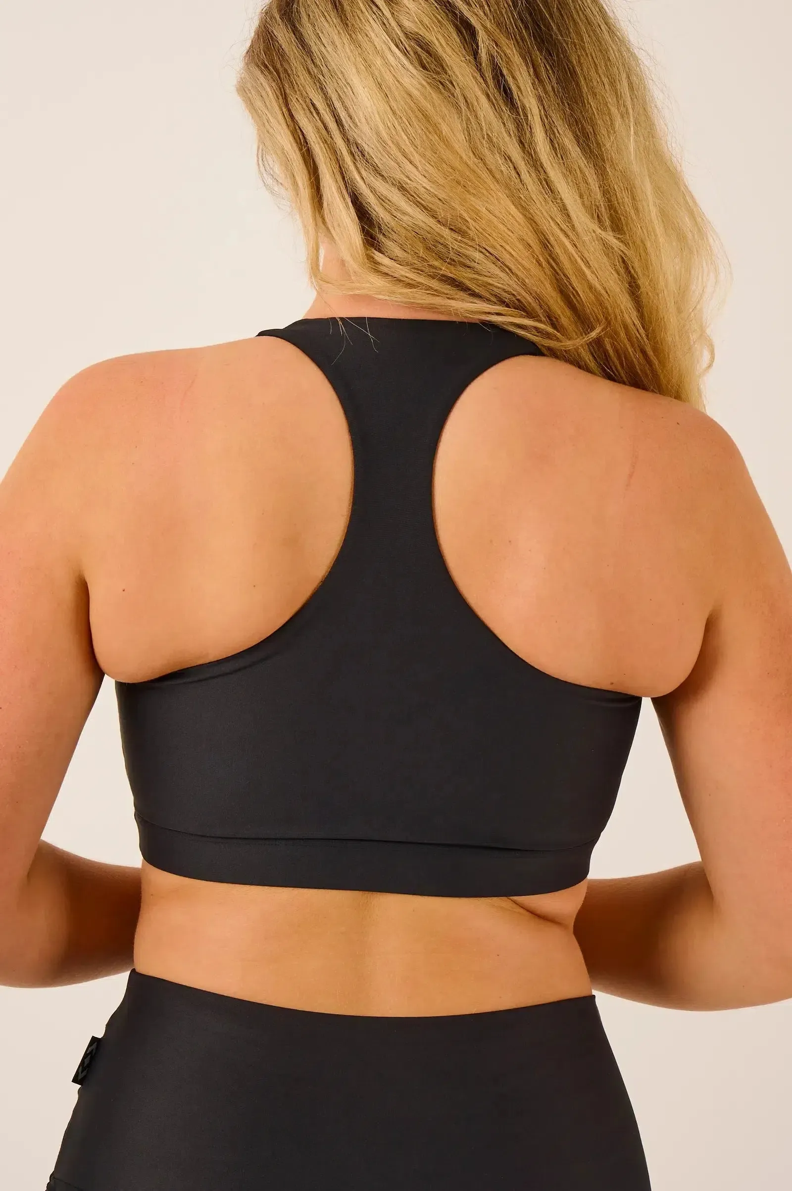 Performance Deep V Crop - Black