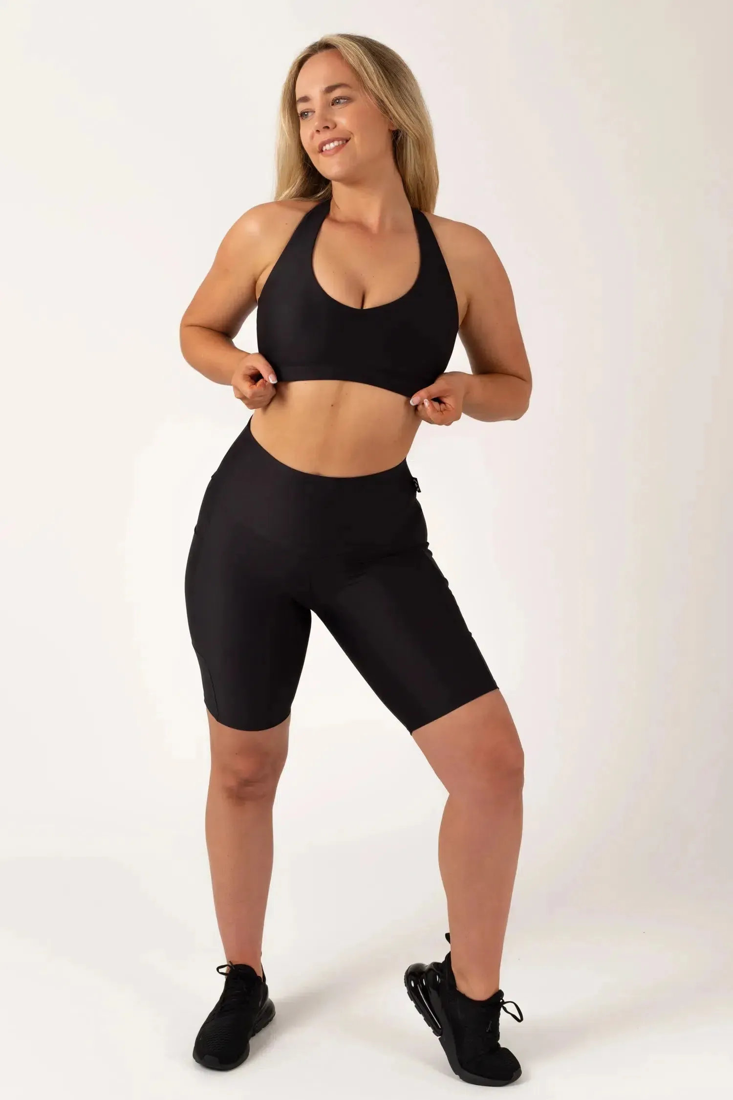 Performance Deep V Crop - Black