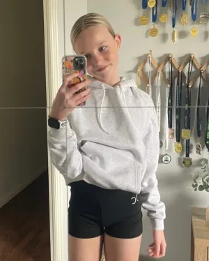 PERFORMANCE HOODIE