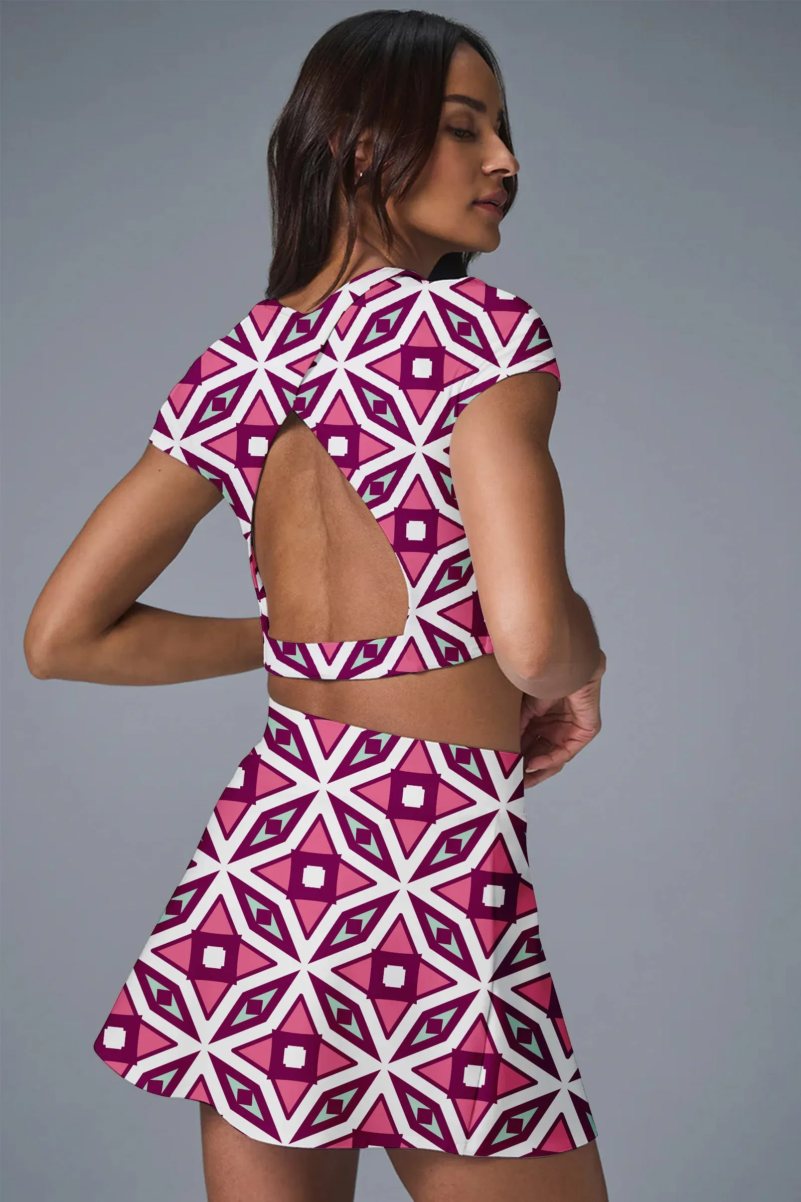 Pink Momentum Court Set – Geometric Crop Top & Skirt for Tennis & Pickleball