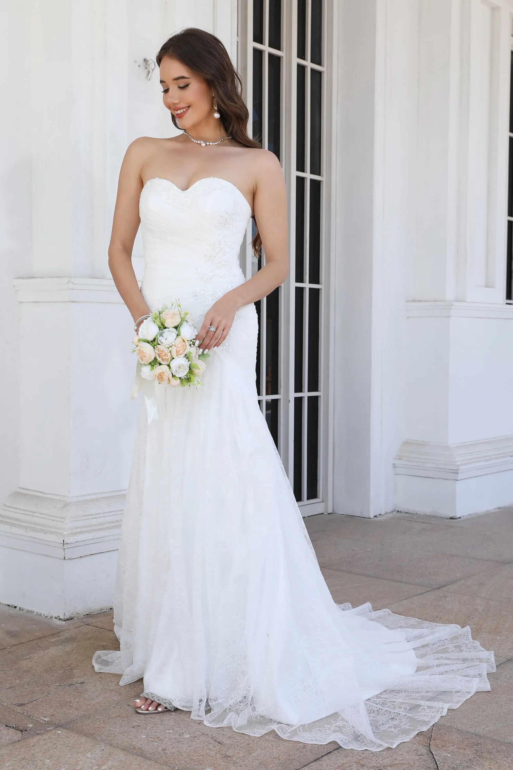 Pleats Sweetheart Ivory Strapless Wedding Dress with Appliques