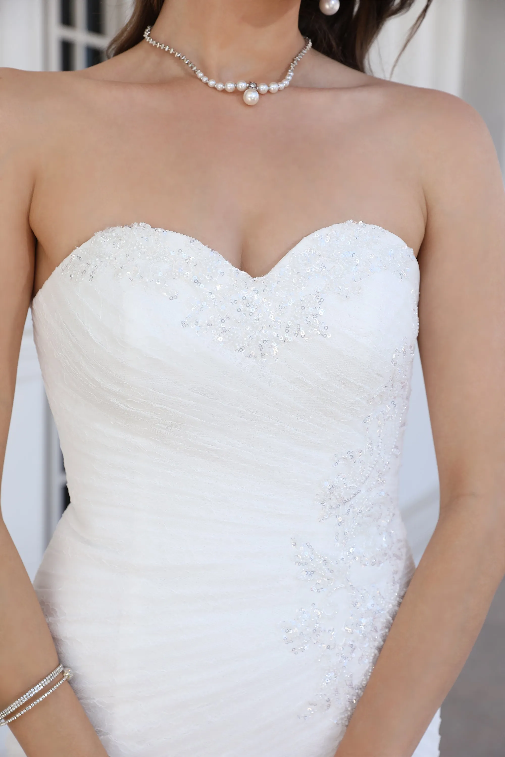 Pleats Sweetheart Ivory Strapless Wedding Dress with Appliques