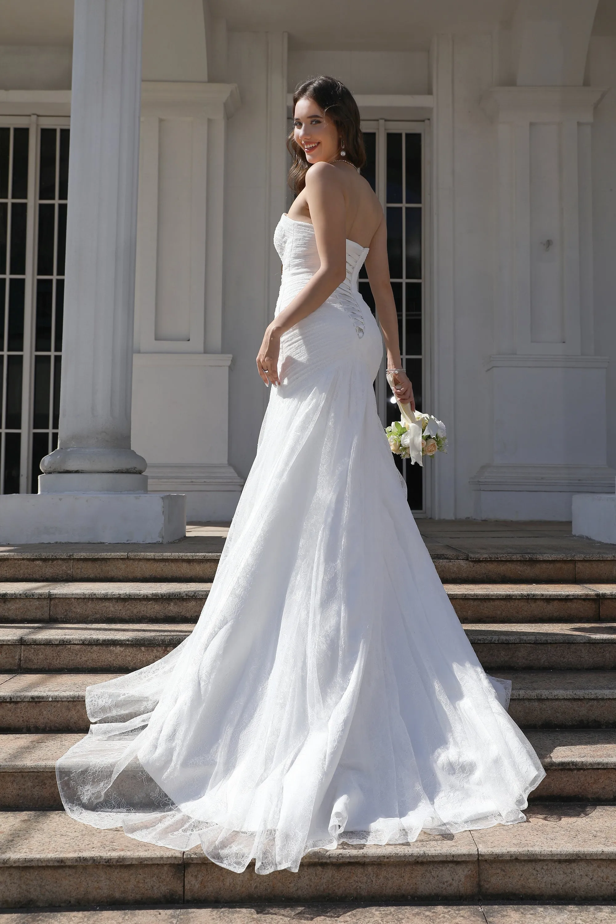 Pleats Sweetheart Ivory Strapless Wedding Dress with Appliques