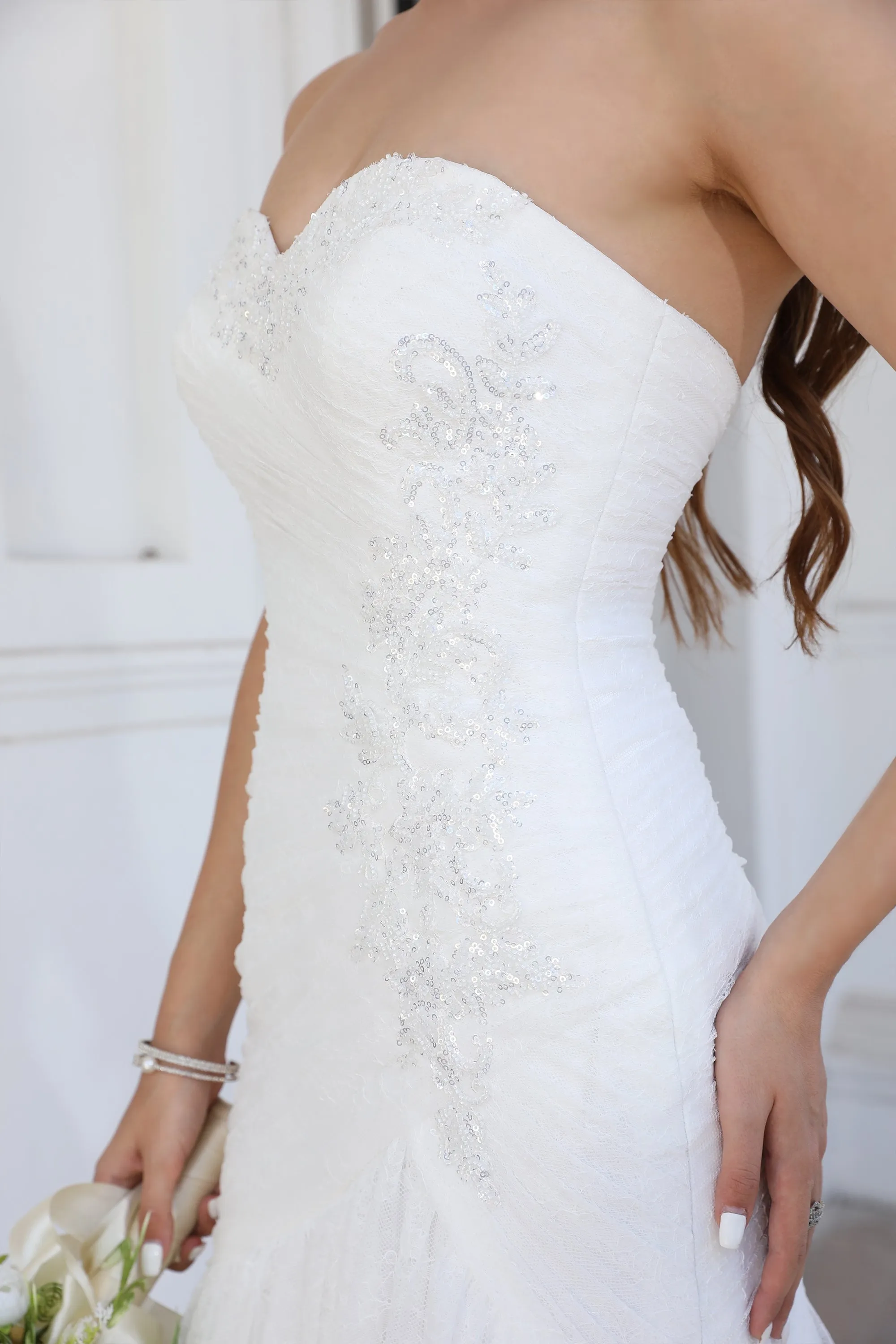 Pleats Sweetheart Ivory Strapless Wedding Dress with Appliques