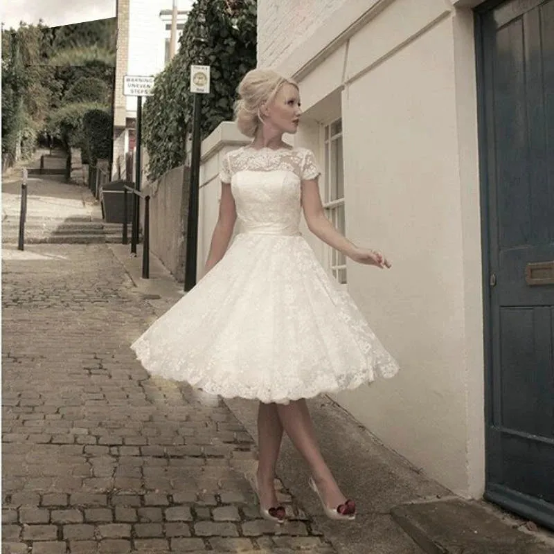 Plus size Scoop Knee-Length Lace Short Wedding Dresses Garden Bridal gowns