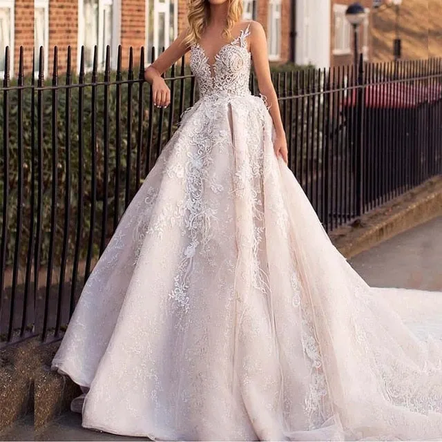 Romantic Luxury Lace And Appliques Wedding Dress With Sexy Illusion Back