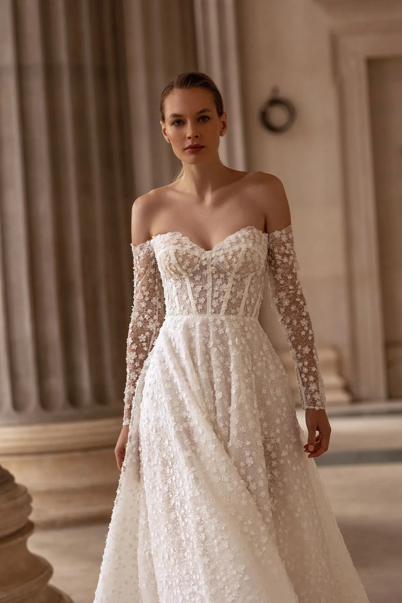 Romantic Wedding Dresses for Women Appliques Lace Sweetheart Full Sleeves Draped Zipper Robe De Mariée