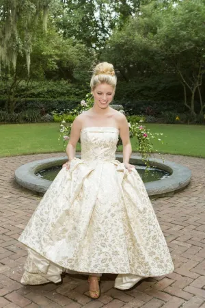 Royal-inspired Embroidery Wedding Dresses  with Satin Skirt