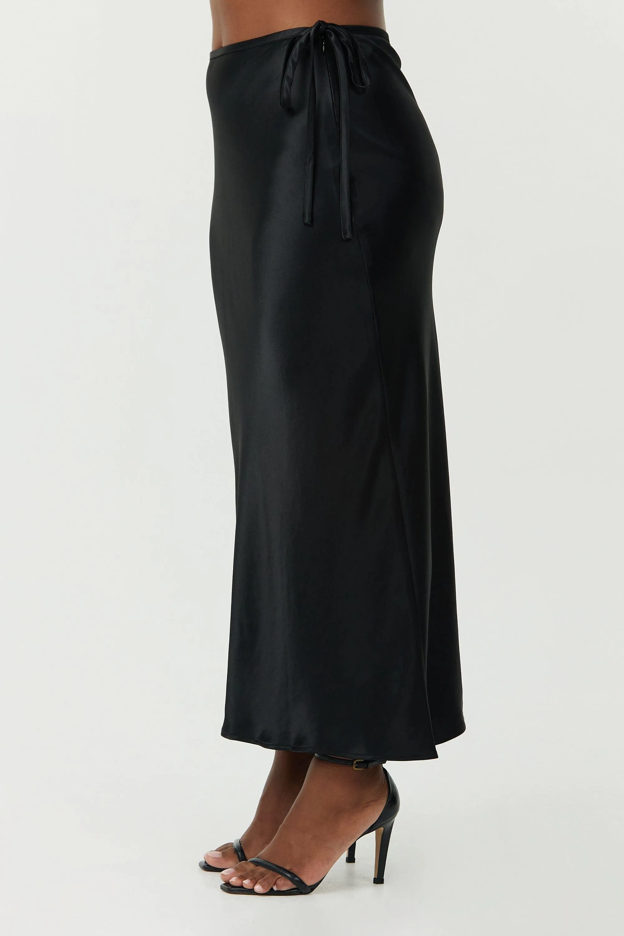 SATIN BIAS TIE SIDE SKIRT | BLACK
