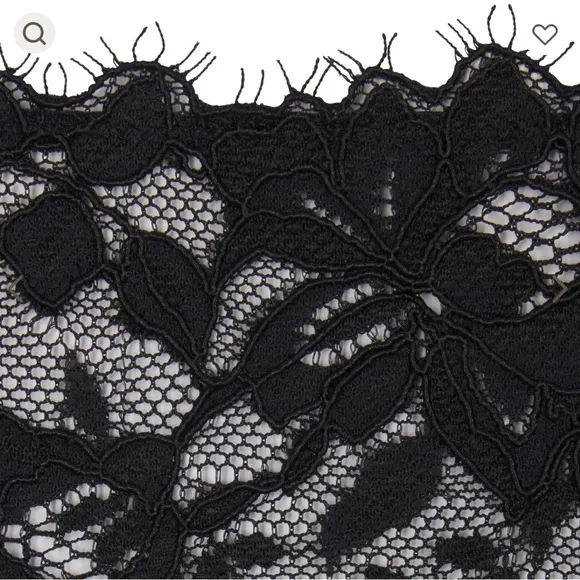 SKIMS LACE UNLINED SCOOP BRA