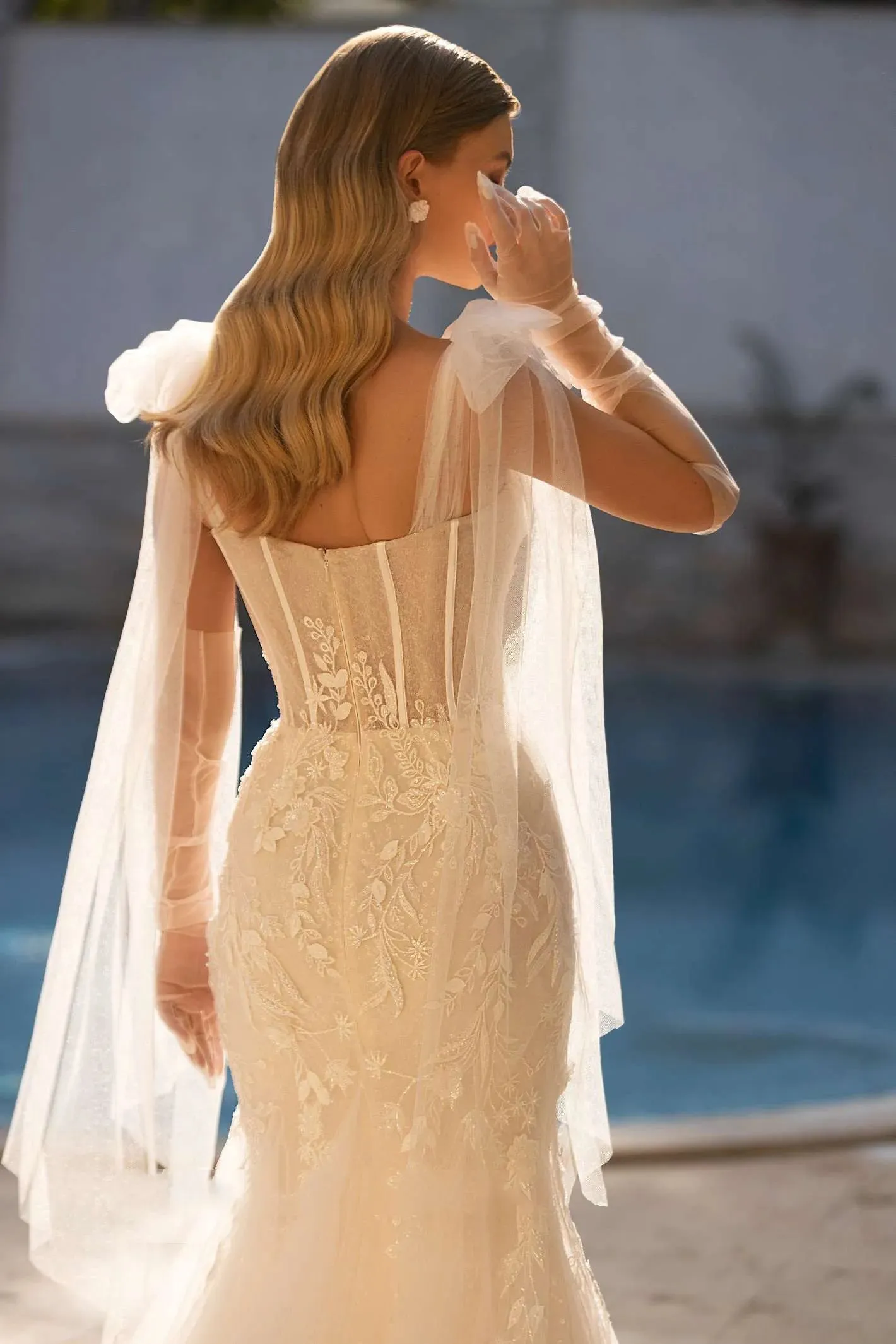 Strapless Detachable Sleeves Lace Appliques V-Neck Wedding Dress