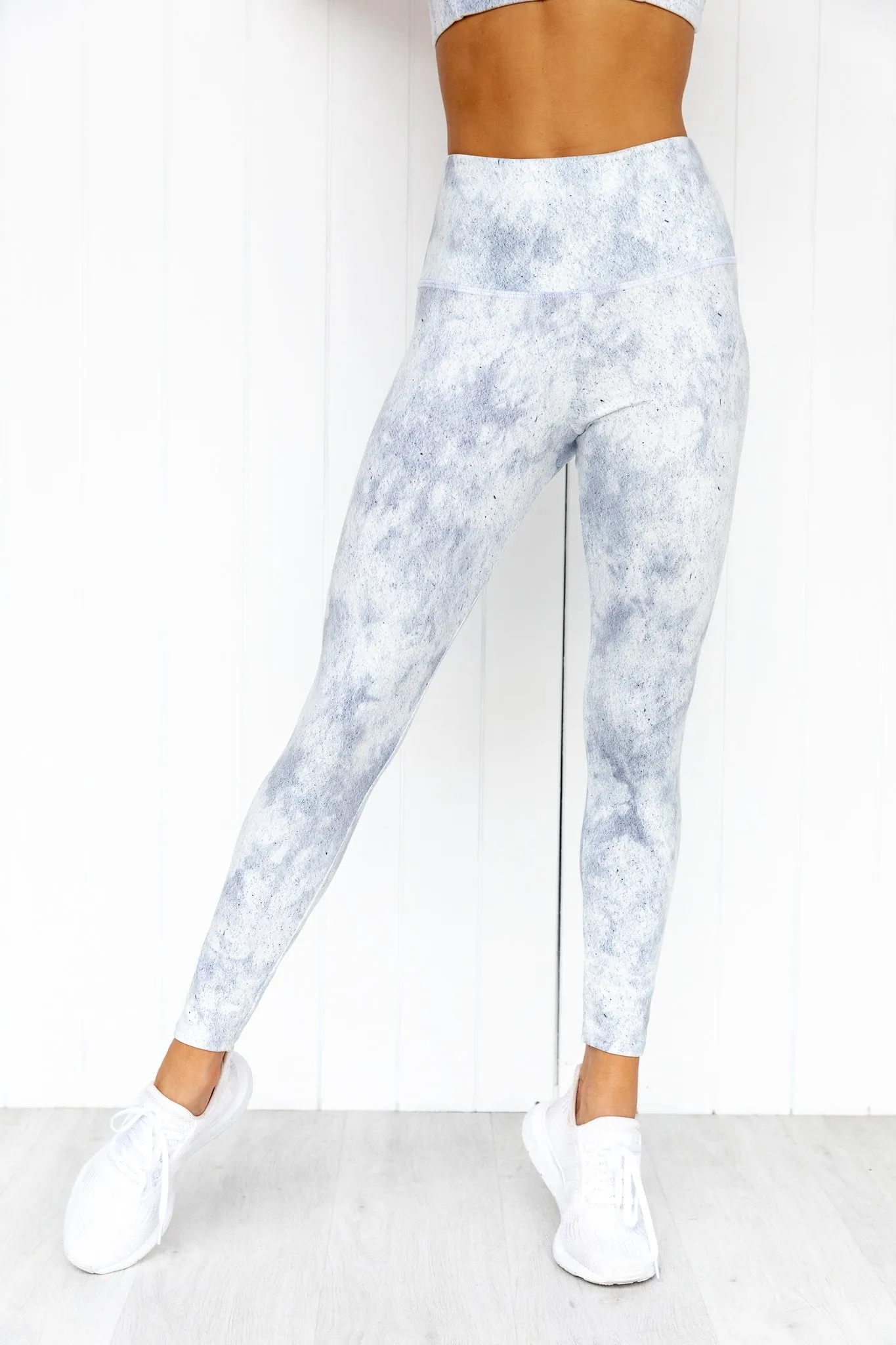Sustainable High Rise Midi Legging - Air