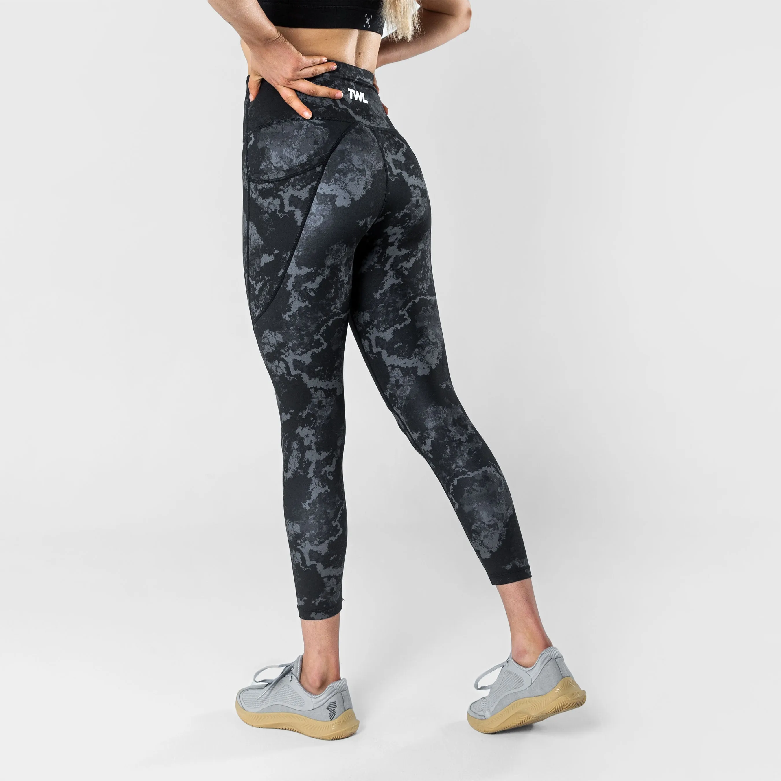 TWL - WOMEN'S ENERGY HIGH WAISTED 7/8TH TIGHTS - BLACK ONYX