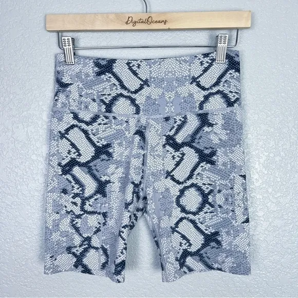 Varley Louise Short, Dapple Snake S - EUC, Running, High Rise, Biking, Cycling
