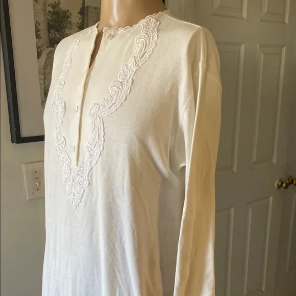 Verena Elegant pale yellow Lace Trim Sleepwear