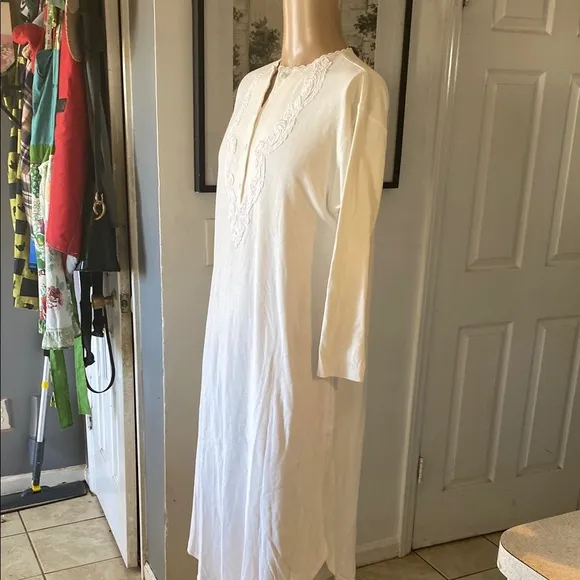 Verena Elegant pale yellow Lace Trim Sleepwear