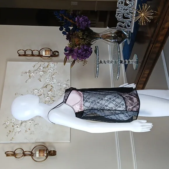 Victoria's Secret Black And Pink Open Front Babydoll. Size 36C