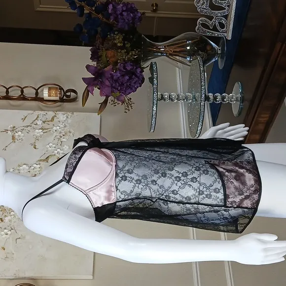 Victoria's Secret Black And Pink Open Front Babydoll. Size 36C
