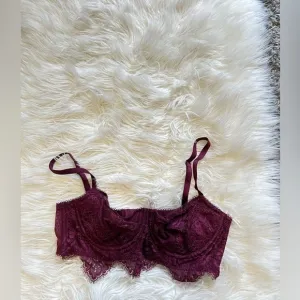 Victoria's Secret Dream Angel Purple Bralette Lace Sexy Thin Straps Cup Sze 34B