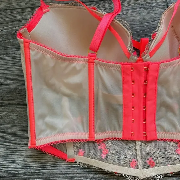 Victorias Secret Dream Angels Lightly Lined Neon Embroidered Corset Bustier 34DD