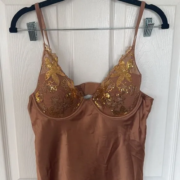 Victoria's Secret Gold Sequined Ziggy Glam Floral Embroidery Underwire Slip SZ L