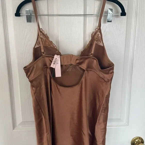 Victoria's Secret Gold Sequined Ziggy Glam Floral Embroidery Underwire Slip SZ L